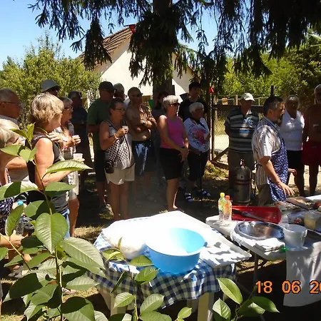 Tranquil Pines Campsite & Lodges 3* Szakcs