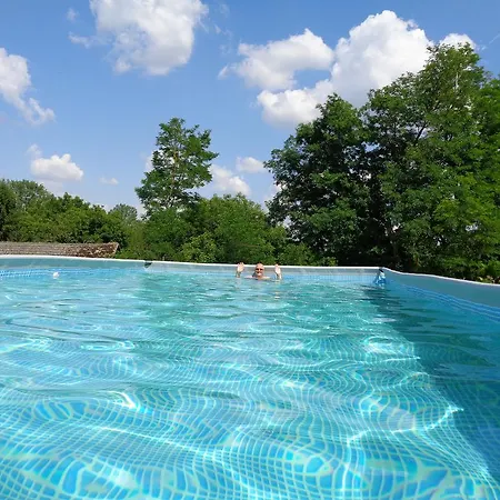 Tranquil Pines Campsite & Lodges 3*